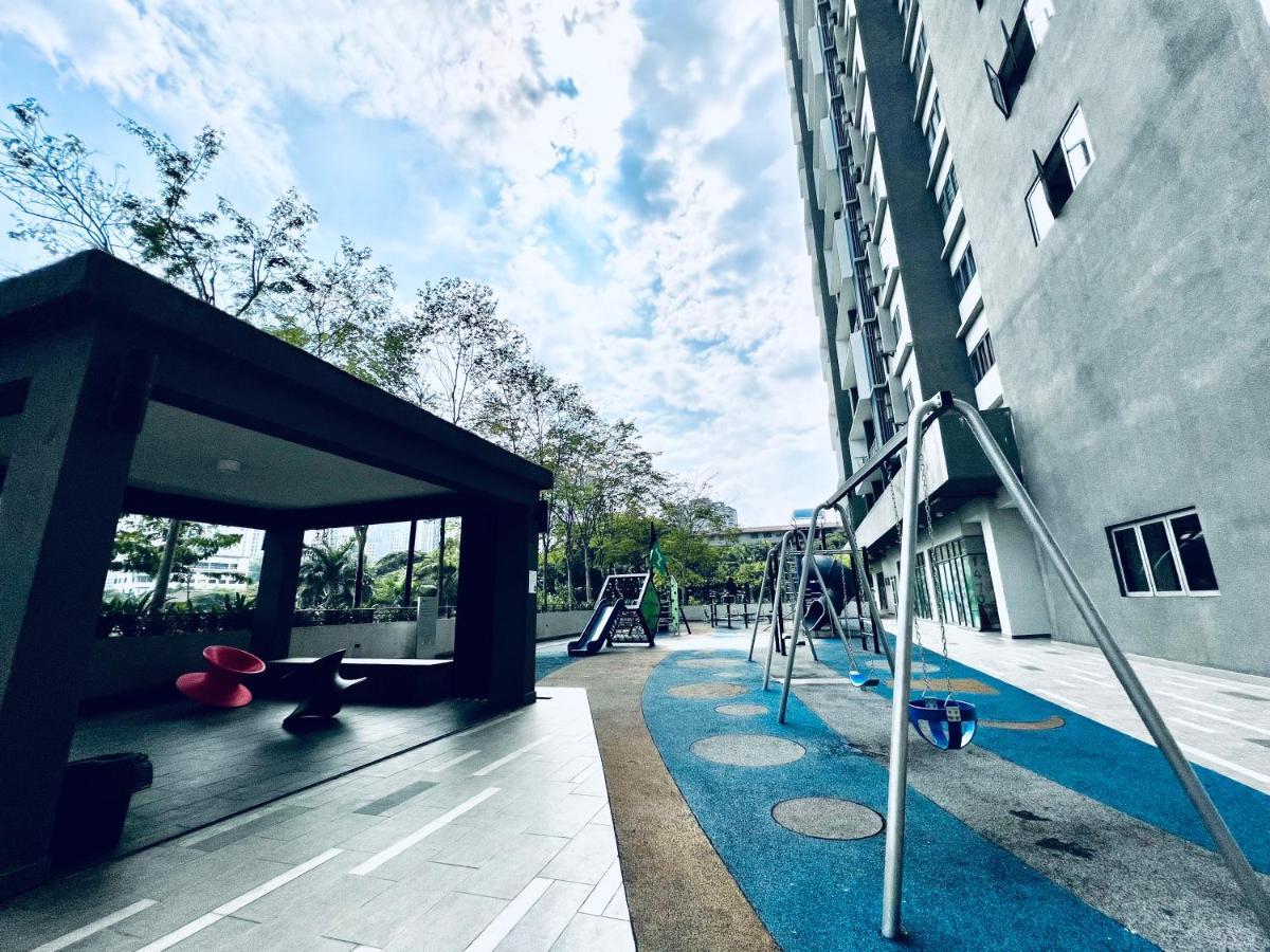 Kama Homestay @Wangsa Maju クアラルンプール エクステリア 写真